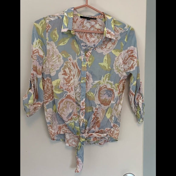 Beautiful pastel floral blouse - Picture 1 of 5
